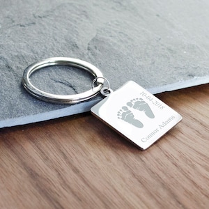 Llavero de huella de bebé real, llavero personalizado llavero de huella de mano llavero nombre de niño llavero nombre de los niños, regalo para la nueva mamá grabada