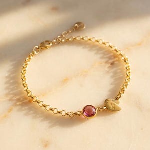 Pulsera personalizada con piedra natal, pulsera con dije de hoja con inicial grabada, regalo familiar personalizado para mamá, abuela, regalo para damas de honor en el Día de la Madre.