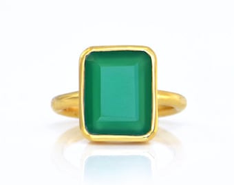 Green Onyx Ring, Rectangle Ring, Gemstone Ring, Stacking Ring, Gold Ring, bezel Set Ring, only US SIZE 9 available