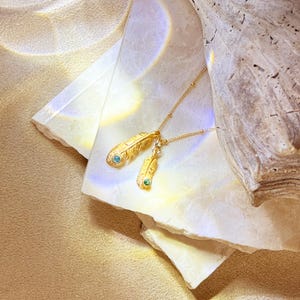 Personalized Mother Daughter Feather Necklace, Custom Birthstone Bird Feather Pendant, Birth Necklace, New Mom Gift, Mothers Birthstone