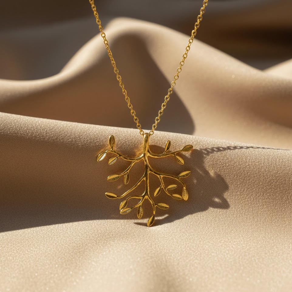 Collier Vintage Années 70 Couleur Or - Pendentif Feuille Verte Et Pomme - Occasion