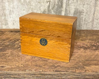 Vintage Recipe Box, Carved Box, Wood File Box, Retro Kitchen, Vintage Kitchen, Filing Cards Box, Lidded Box, Storage Box, Small Wood Box
