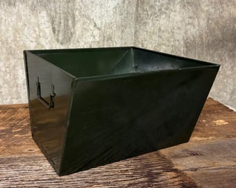Armégrön stållåda, industriell förvaringslåda, gör-det-själv-pyssellåda