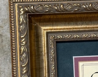 Marco de fotos florentino de madera dorada ornamentada, con doble paspartú y detalles esculpidos (10 x 8)