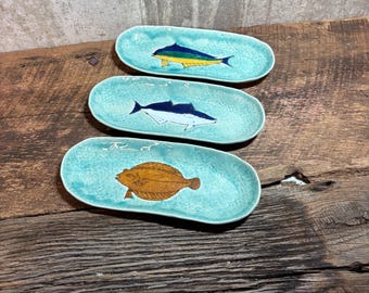 Kotobuki Fish Plate Set, Seafood Serving Dishes, Beach Decor, Hors D’Oeuvre Plate, Made in Japan, Japanese Pottery, Hand-painted Fish