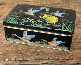 Lata de galletas antigua de los Países Bajos de 1983, litografía de patos ánade real de Jan Van Der Meulen.
