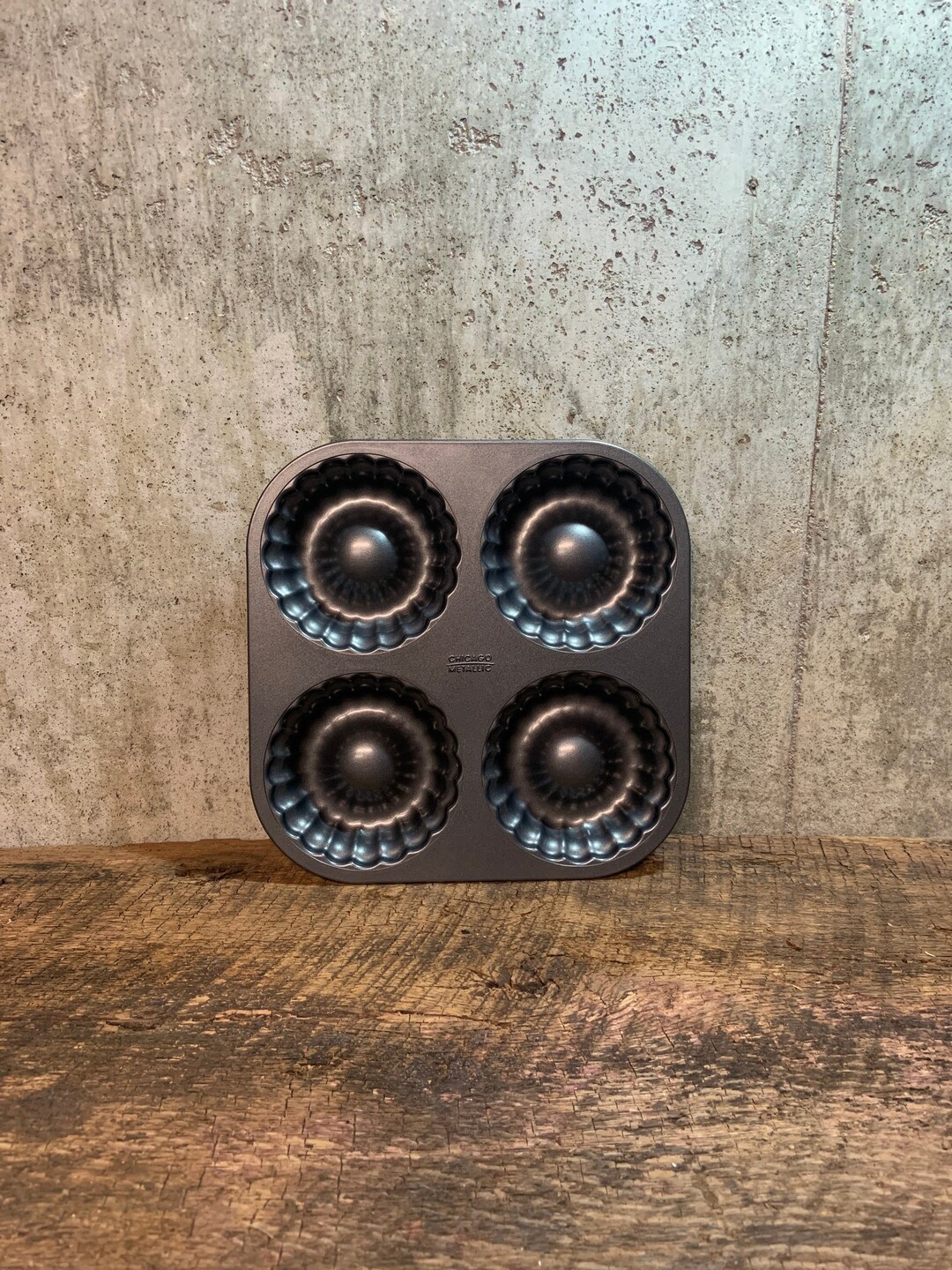 Shortcake Pan, Chicago Metallic, Dessert Pan, 4 Cake Pan, Cast Aluminum