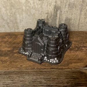 Nordic Ware Castle Bundt Pan, Cast Aluminum Bundt Pan, Nonstick Cake Pan, Bundt Cake Pan, Nordic Ware Pan, Castle Nordic Ware, Bridal Gift