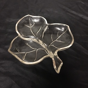 Vintage Clear Glass Dish, Clear Pressed Glass, Candy Dish, Leaf Shaped Dish, Trinket Dish, Pressed Glass, Nut Dish, Relish Dish, Ring Dish