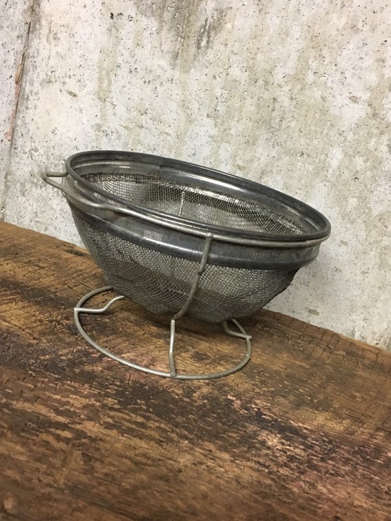 Vintage Strainer, Metal Strainer, Fruit/vegetable Strainer, Wire