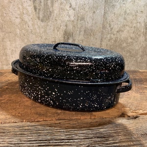 vintage roaster, enamelware, covered roaster, aluminum roaster, small roaster, chicken roaster, small roasting pan,enameled pan,blue roaster
