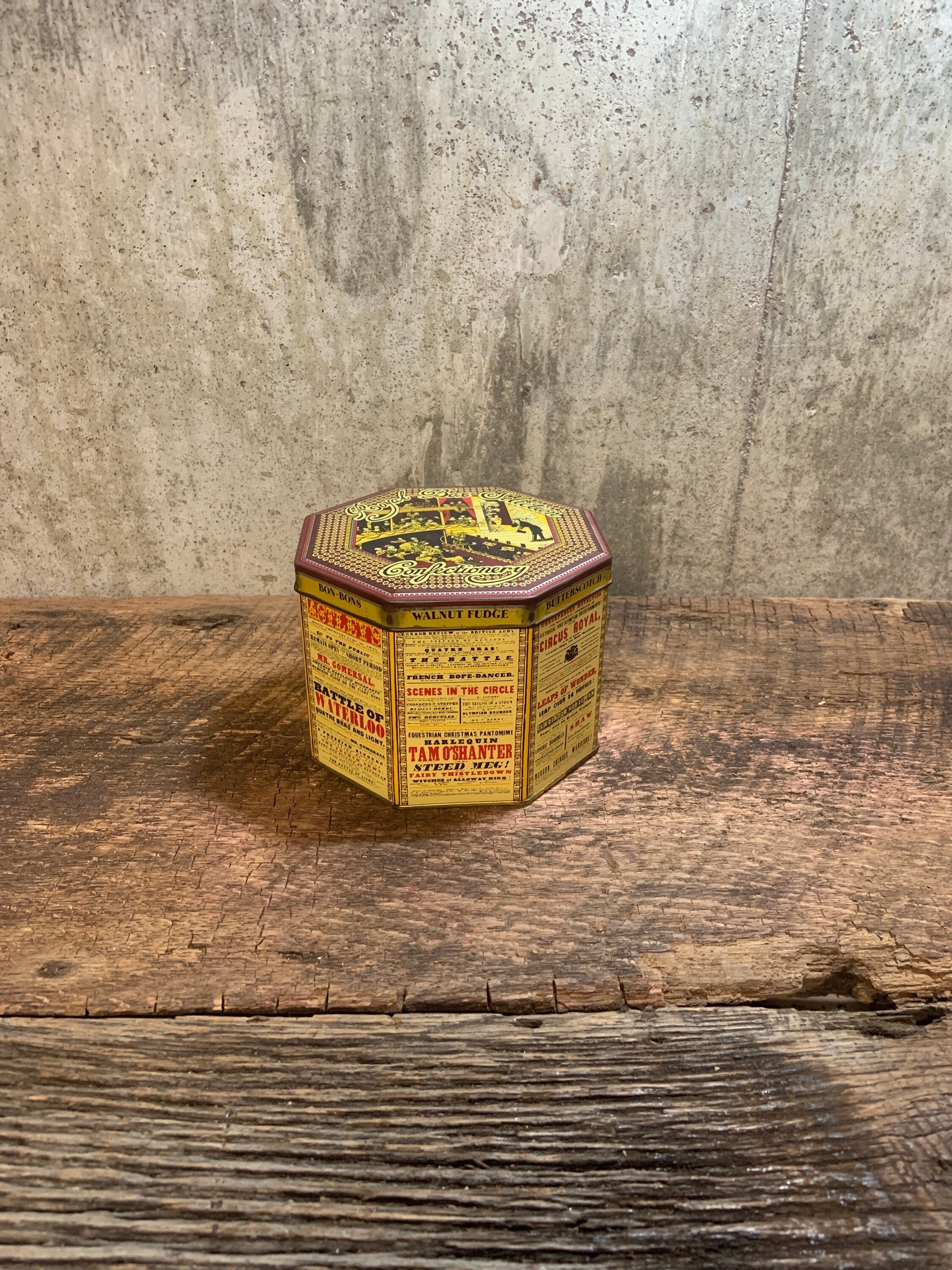 イギリス ヴィンテージ ブリキ缶 BURTON'S ビスケット缶 白馬 八