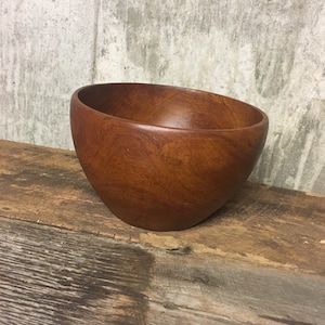 Large Wood Bowl, Primitive Wooden Bowl, Wood Salad Bowl, Turned Wood Bowl,Pioneer Chic,Vintage Fruit Bowl,Handturned Bowl,Farmhouse Kitchen