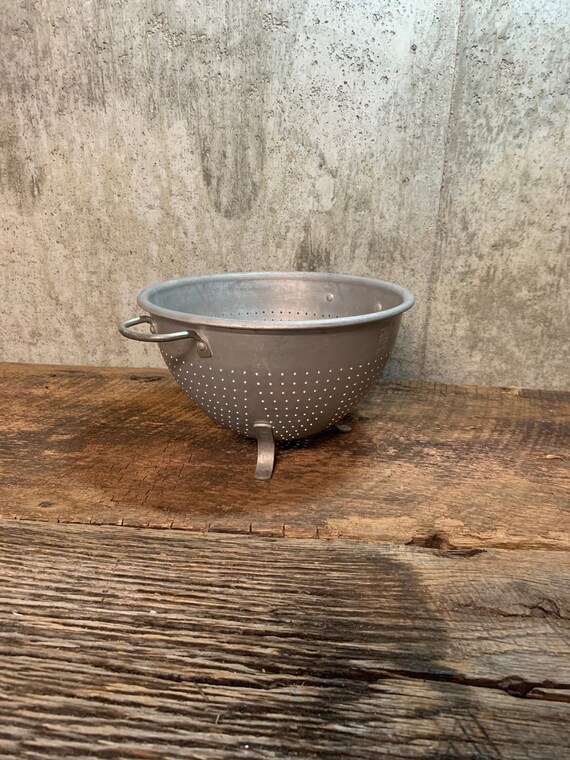 Metal colanders deals