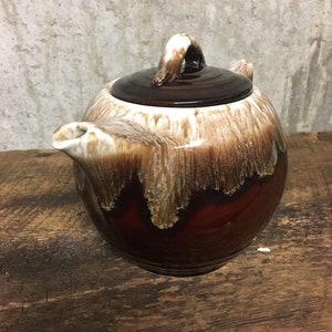 Vintage McCoy Brown Drip-tekanna, samlarkeramik, stengods från mitten av århundradet bild 7