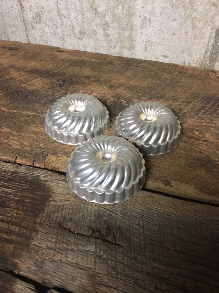 Small Tin Mold, Tin Bundt Mold, Mini Molds, Aluminum Molds, Round Tin Molds, Jello Molds, Gelatin Molds, Miniature Molds, Small Bundt Mold