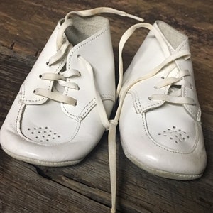 Vintage baby Shoes, Baby Party Prop, Photo Prop,Baby Shoes,Infant Shoes,Leather Baby Shoe,Baby Shower Decor,Baby Craft Supply