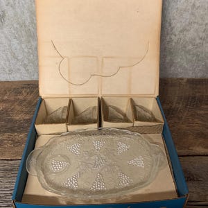 Serva-Snack Set, Luncheon Set, Plates and Cups, Anchor Hocking Grape Cluster, Vintage Snack Set, 4 Pc Luncheon Set, MCM Tea Set