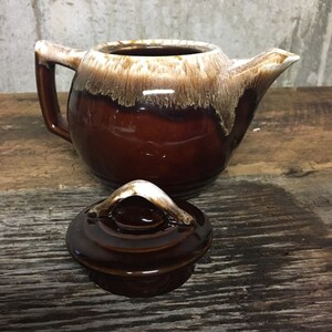 Vintage McCoy Brown Drip-tekanna, samlarkeramik, stengods från mitten av århundradet bild 6