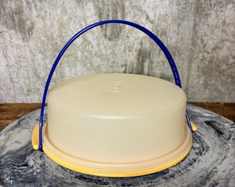 Tupperware Pie Carrier, Pie Plate, Covered Pie Safe, Tupperware, Kitchen Storage, Food Storage, Pie Caddy, Harvest Gold, Tupperware Caddy