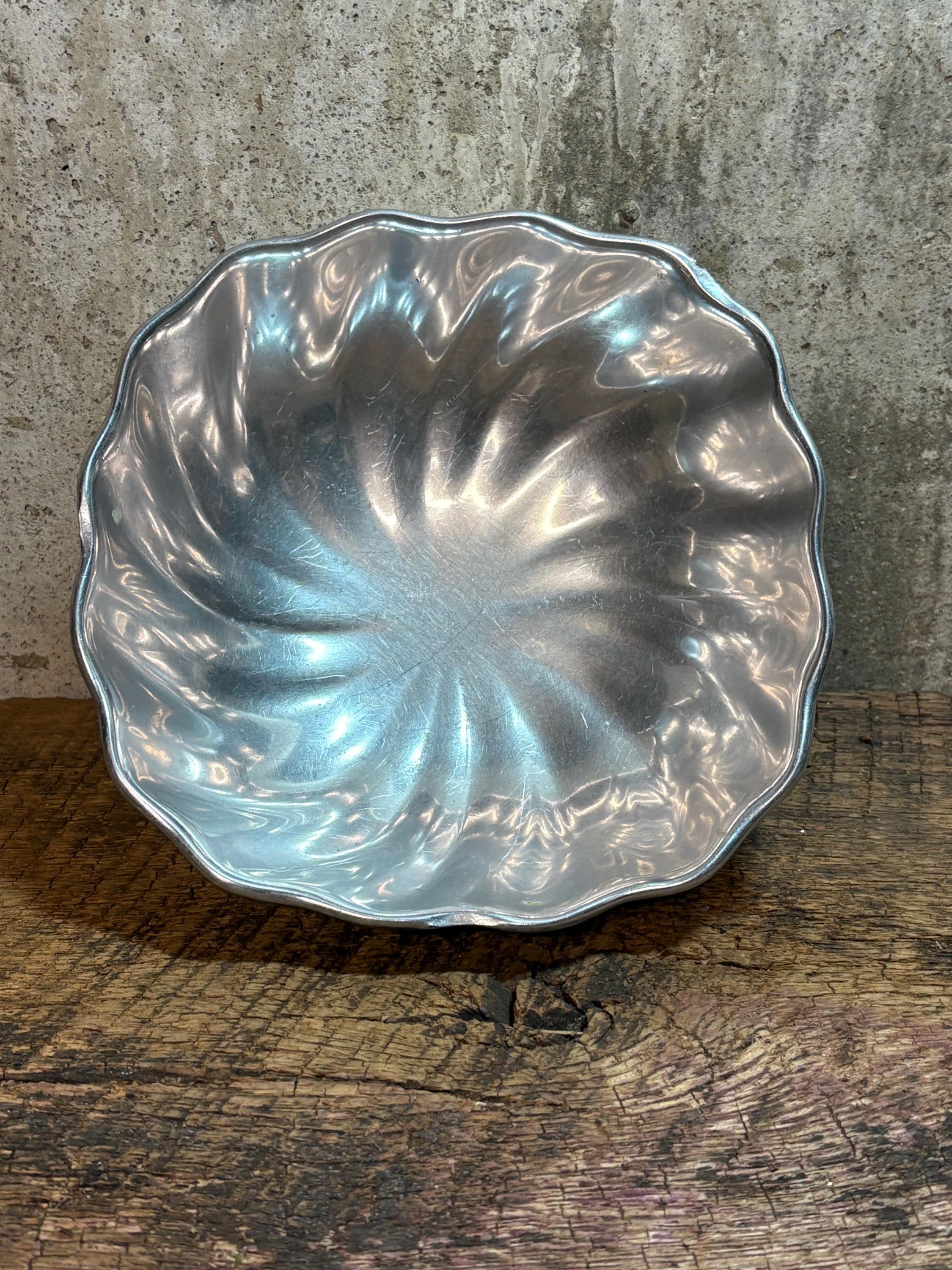 Wilton Armetale Pewter Bowl, Eddy Pattern, Vintage Dinnerware - Etsy