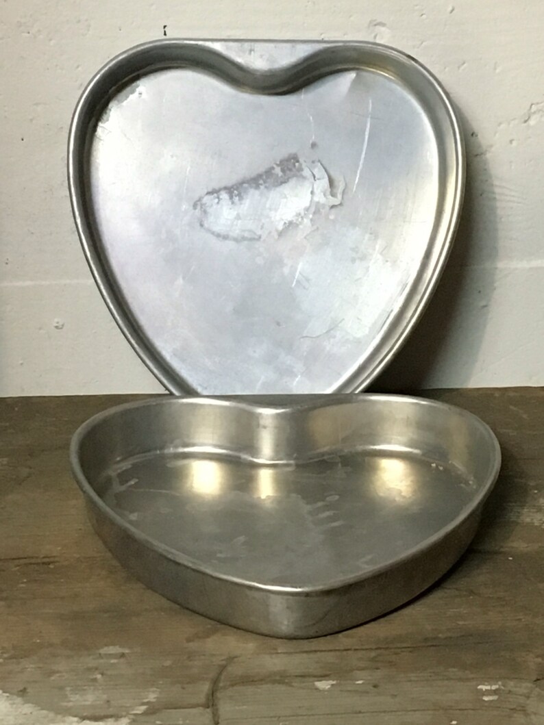 Valentines Day Cake Jello Mold Aluminum Hearts Heart Shaped Pans Country Kitchen Vintage Bakeware 1960s Aluminum Heart Pans Tart Tin