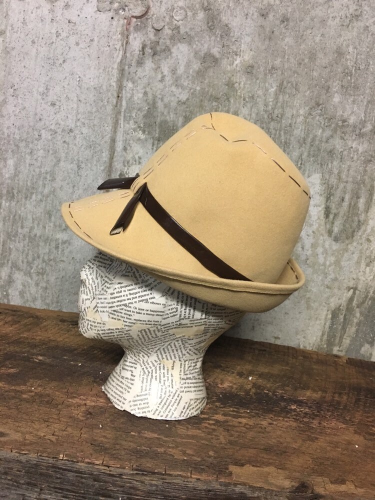 Vintage Betmar Fedora, Tan Wool, 1960s Mad Men Style - Etsy display picture 3