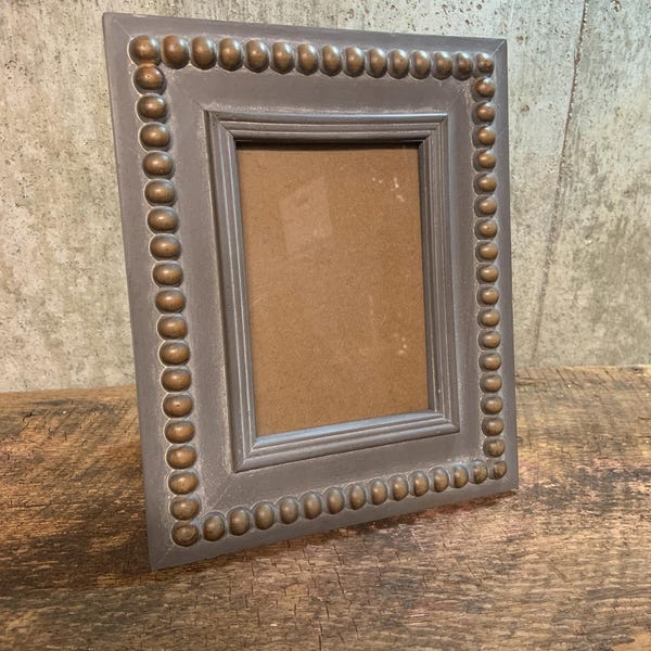 Gray Antiqued Wood Picture Frame, Beaded Accent, 6.5x4.5 Photo
