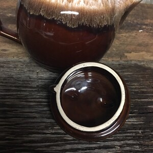 Vintage McCoy Brown Drip-tekanna, samlarkeramik, stengods från mitten av århundradet bild 8