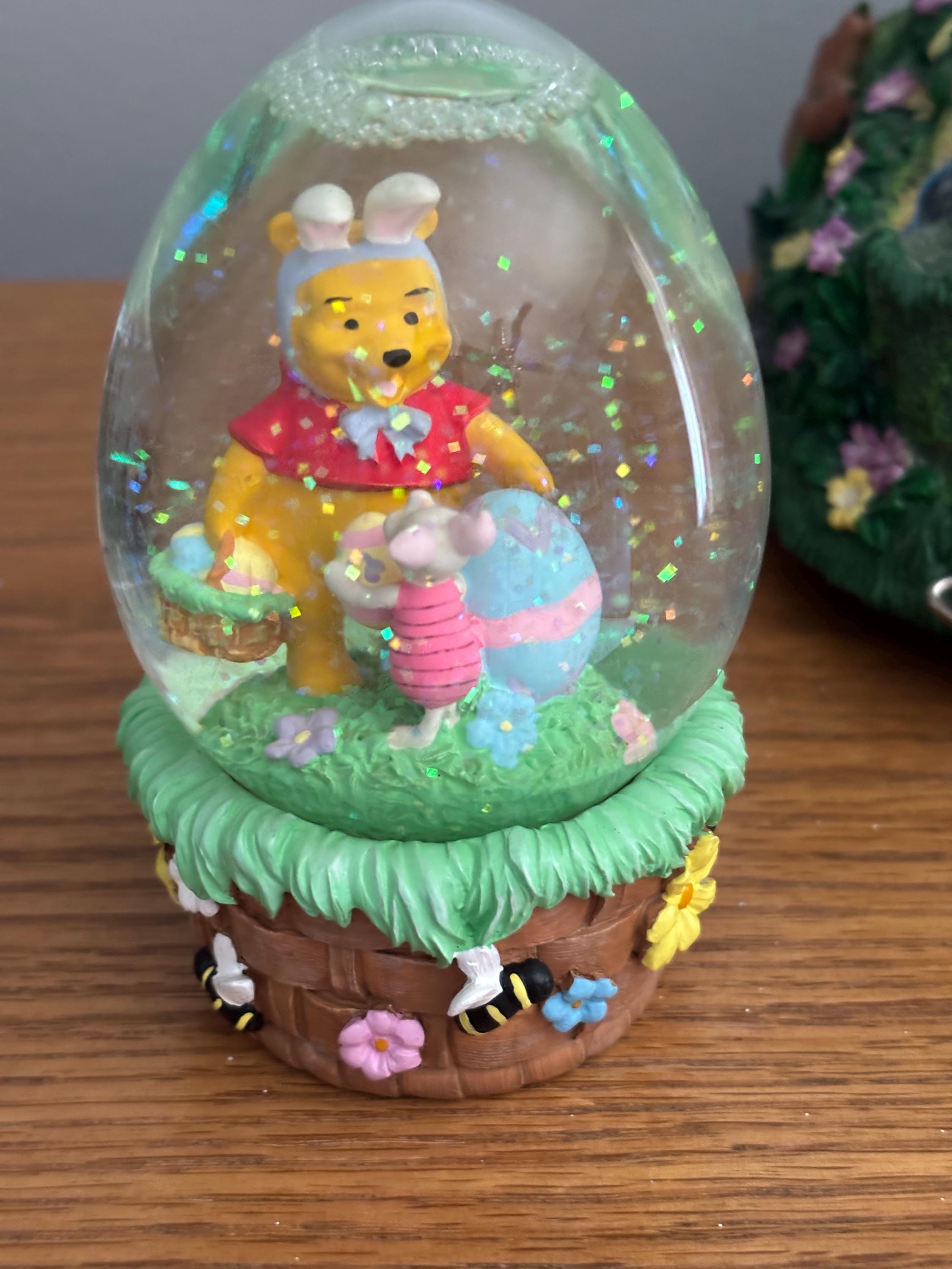 Vintage Winnie the Pooh Snow Globe - Etsy