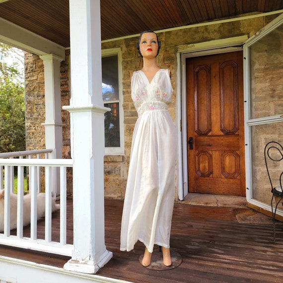 1940s Embroidered White Silk Full Length Slip, M - image 4