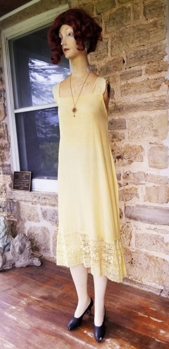 Beautiful Sunny Yellow Lace Authentic 1920s Slip … - image 5