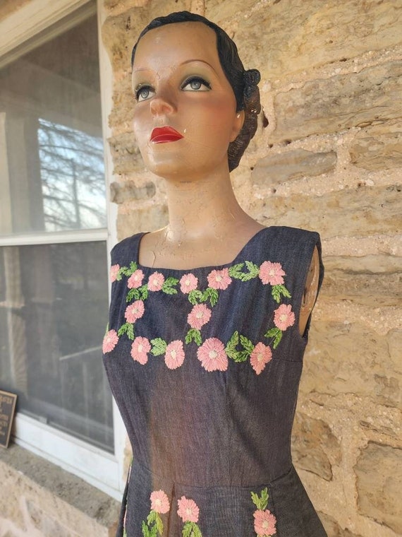 1950s Embroidered Italian Dress, Gray with Pink Ro