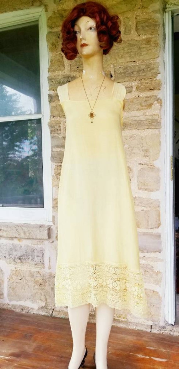 Beautiful Sunny Yellow Lace Authentic 1920s Slip … - image 3