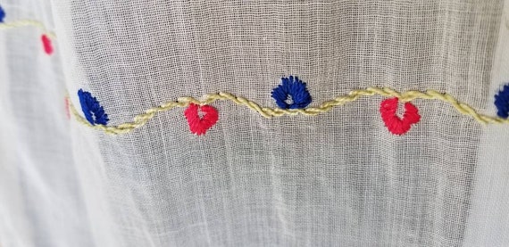 1930s Colorful Hungarian Embroidered Blouse, XS - image 5