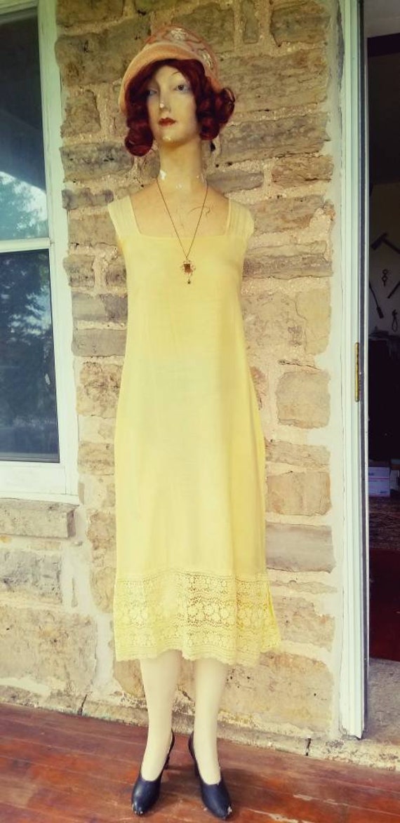 Beautiful Sunny Yellow Lace Authentic 1920s Slip … - image 6