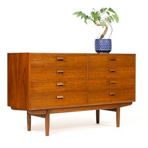 Danish Modern / Mid Century Teak Low Dresser Borge Mogensen for Søborg Møbelfabrik 8 Drawers A image 1