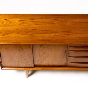 Danish modern / Mid Century Teak Credenza / Sideboard Sliding Doors Dyrlund image 9