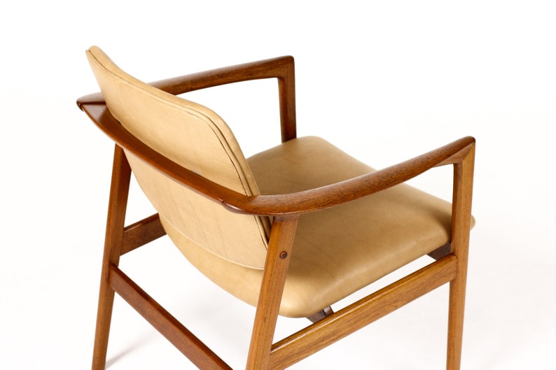 Danish Modern / Mid Century Teak Arm Chair Folke Ohlsson for Dux Tan leather image 7