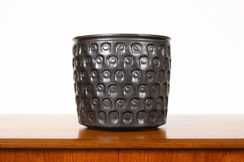 Ceramic Stoneware Planter \u2014 Keyhole pattern \u2014Black Glaze \u2014 P37