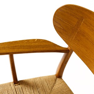 Danish Modern / Mid Century Oak Lounge / Armchair Hans Wegner for Carl Hansen Model CH22 A image 7