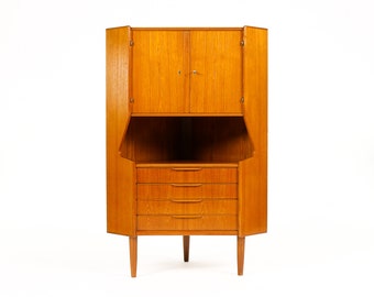 Danish Modern / Mid Century Teak Corner Bar Cocktail Cabinet — Johannes Sorth — Nexø Mobelfabrik