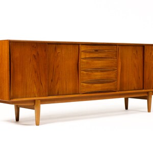 Danish modern / Mid Century Teak Credenza / Sideboard Sliding Doors Dyrlund image 2