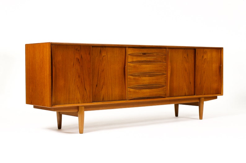 Danish modern / Mid Century Teak Credenza / Sideboard Sliding Doors Dyrlund image 2