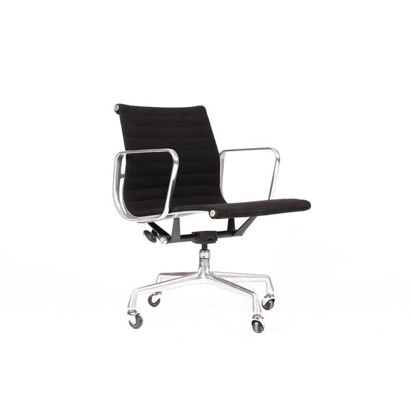 Mid Century Vintage Herman Miller Eames Aluminum Group Management Desk Chair — Black