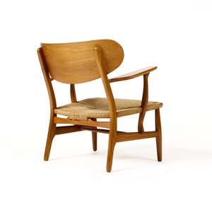 Danish Modern / Mid Century Oak Lounge / Armchair Hans Wegner for Carl Hansen Model CH22 A image 6