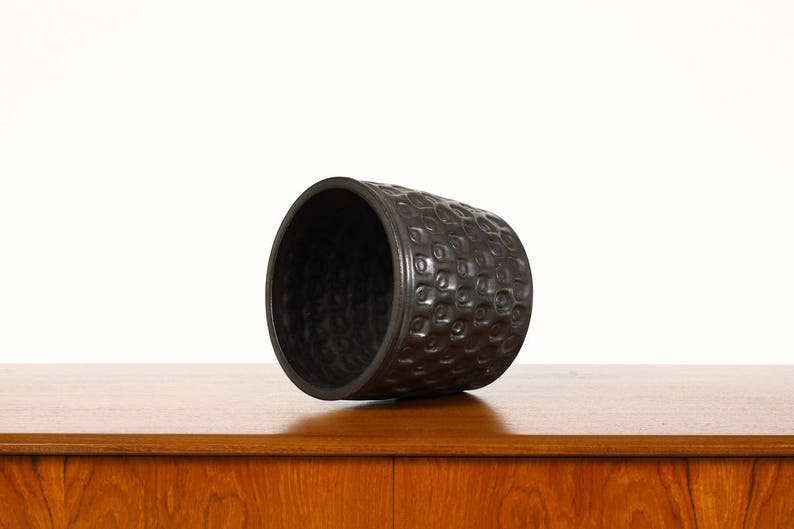 Ceramic Stoneware Planter \u2014 Keyhole pattern \u2014Black Glaze \u2014 P37