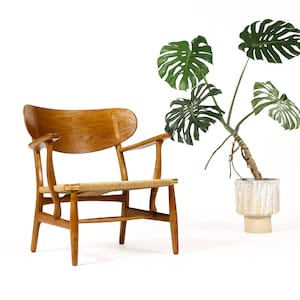 Danish Modern / Mid Century Oak Lounge / Armchair Hans Wegner for Carl Hansen Model CH22 A image 1