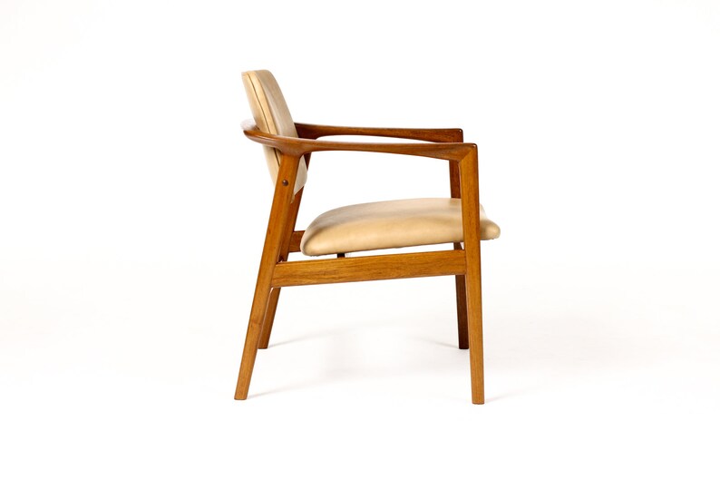 Danish Modern / Mid Century Teak Arm Chair Folke Ohlsson for Dux Tan leather image 4