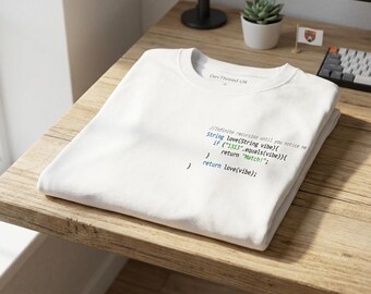 Maglietta per sviluppatori Java, maglietta con cuore di codice per ingegneri del software, regalo per programmatori, maglietta minimalista con umorismo tecnologico a sinistra sul petto / bianca